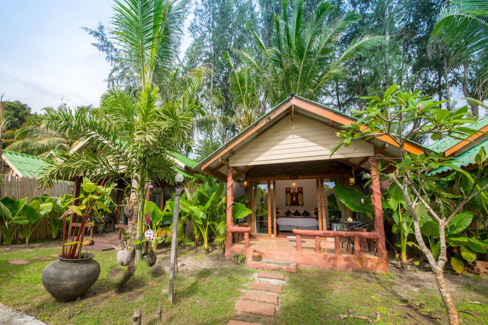 Mali Resort Pattaya Beach Koh Lipe Bagian luar foto
